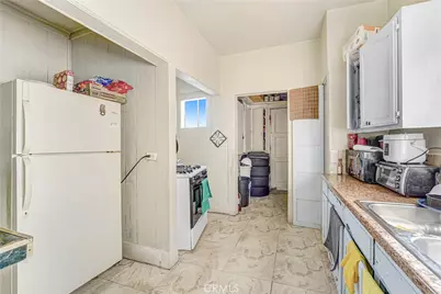 1608 Cimarron Street, Los Angeles, CA 90019 - Photo 10