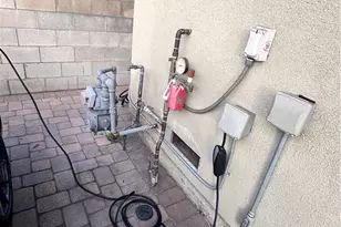 1743 W 37th St, Los Angeles, CA 90018 - Photo 8