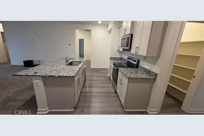 7615 Cranberry Way, Bakersfield, CA 93313 - Photo 6