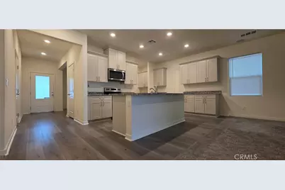 7615 Cranberry Way, Bakersfield, CA 93313 - Photo 4