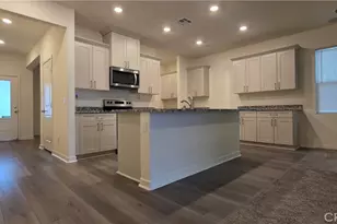 7615 Cranberry Wy, Bakersfield, CA 93313 - Photo 4