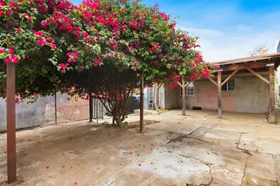 650 S Indiana St, Los Angeles, CA 90023 - Photo 8