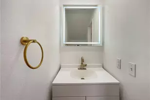 14735 Victory, Van Nuys, CA 91411 - Photo 12