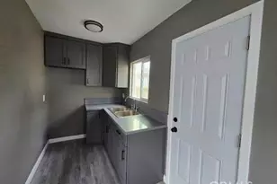 8129 S Hoover, Los Angeles, CA 90044 - Photo 6