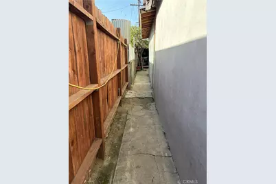 8637 Holmes, Los Angeles, CA 90002 - Photo 14