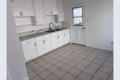 8954 S Gate, South Gate, CA 90280 - Photo 16