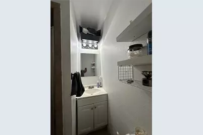 1605 W 87th, Los Angeles, CA 90047 - Photo 16