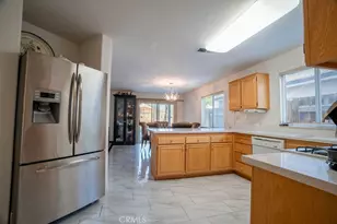9324 Lacroix Ct, Bakersfield, CA 93311 - Photo 8