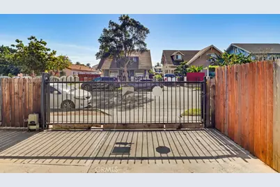 3941 Wisconsin, Los Angeles, CA 90037 - Photo 20