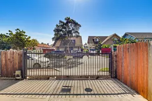 3941 Wisconsin, Los Angeles, CA 90037 - Photo 20