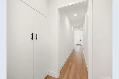 217 E 77th Street, Los Angeles, CA 90003 - Photo 32