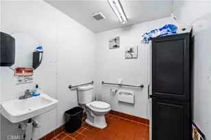 565 S Knott Ave, Anaheim, CA 92804 - Photo 8