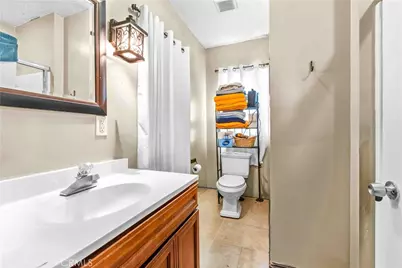 512 W 41st Place, Los Angeles, CA 90037 - Photo 24