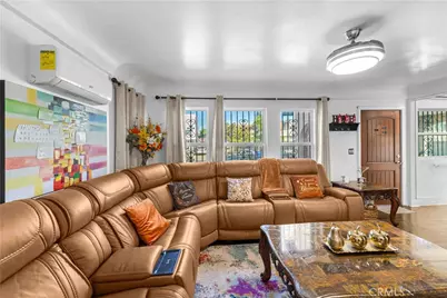 512 W 41st Place, Los Angeles, CA 90037 - Photo 8