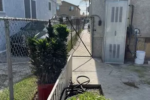 317 E 42nd Pl., Los Angeles, CA 90011 - Photo 4