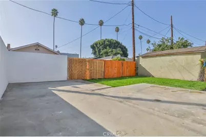 430 W 64th Street, Los Angeles, CA 90003 - Photo 30