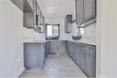 430 W 64th Street, Los Angeles, CA 90003 - Photo 14