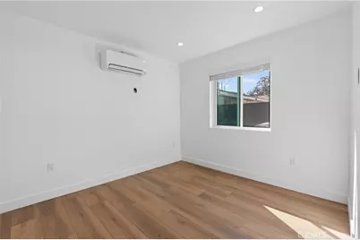 10443 E Zamora Avenue, Los Angeles, CA 90002 - Photo 32
