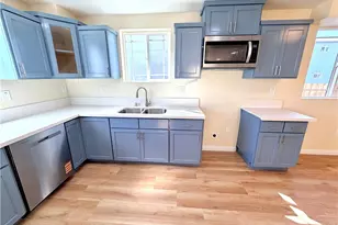 823 W G, Wilmington, CA 90744 - Photo 2