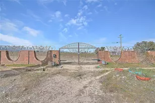 11077 Valle Vista Rd, Phelan, CA 92371 - Photo 8