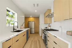 7358 Paso Robles Ave, Lake Balboa, CA 91406 - Photo 18