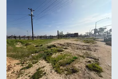 1000 E California, Bakersfield, CA 93307 - Photo 4