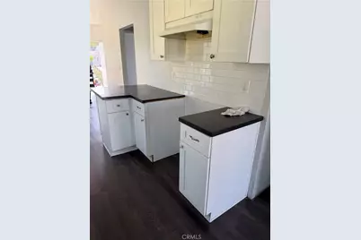 6915 Bonsallo, Los Angeles, CA 90044 - Photo 10