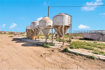 28571 Wild, Helendale, CA 92342 - Photo 8