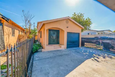 10868 Weigand, Los Angeles, CA 90059 - Photo 2