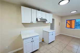 2121 E Piru, Compton, CA 90222 - Photo 6