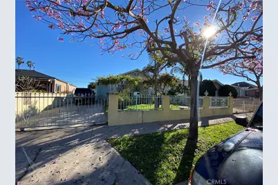 228 E 103 Street, Los Angeles, CA 90003 - Photo 2