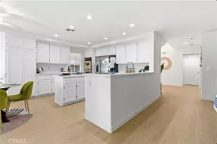 28360 Easton Ln, Saugus, CA 91350 - Photo 2