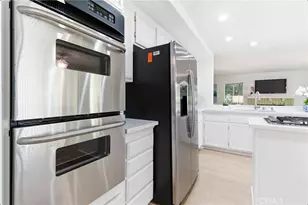 28360 Easton, Saugus, CA 91350 - Photo 16