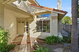 28360 Easton Ln, Saugus, CA 91350 - Photo 6