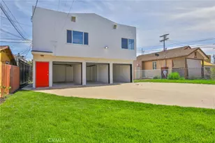 8932 Orchard, Los Angeles, CA 90044 - Photo 36