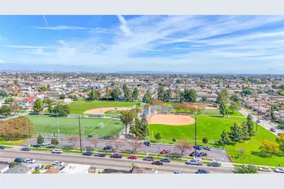 8932 Orchard, Los Angeles, CA 90044 - Photo 54