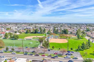 8932 Orchard, Los Angeles, CA 90044 - Photo 54