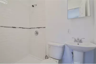 8932 Orchard, Los Angeles, CA 90044 - Photo 48