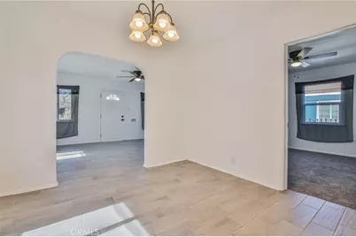 8932 Orchard, Los Angeles, CA 90044 - Photo 14