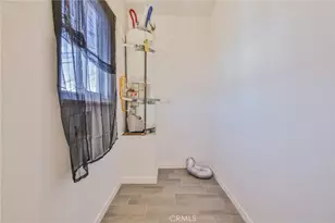 8932 Orchard, Los Angeles, CA 90044 - Photo 28