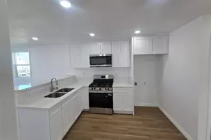 10722 Anzac, Los Angeles, CA 90059 - Photo 6