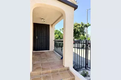 134 W 49th, Los Angeles, CA 90037 - Photo 2