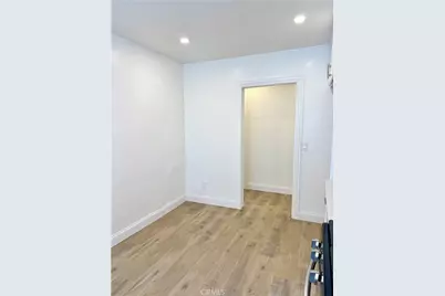 134 W 49th, Los Angeles, CA 90037 - Photo 14