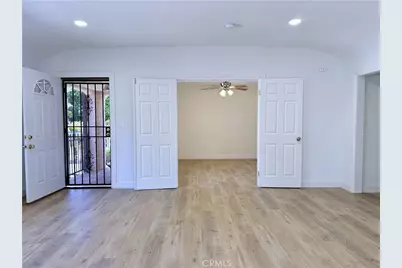 134 W 49th, Los Angeles, CA 90037 - Photo 6