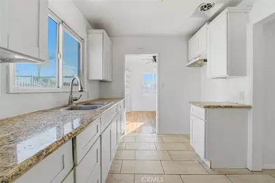 2147 S Towne, Pomona, CA 91766 - Photo 4