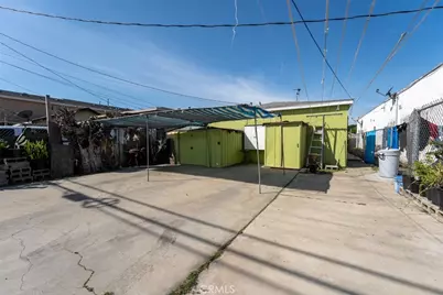 10208 S San Pedro Street, Los Angeles, CA 90003 - Photo 22