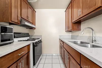 10208 S San Pedro Street, Los Angeles, CA 90003 - Photo 8