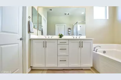 4693 Holly, Long Beach, CA 90805 - Photo 6
