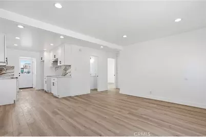 910 E 107th Street, Los Angeles, CA 90002 - Photo 10