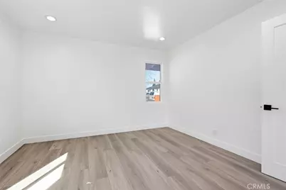 910 E 107th Street, Los Angeles, CA 90002 - Photo 30